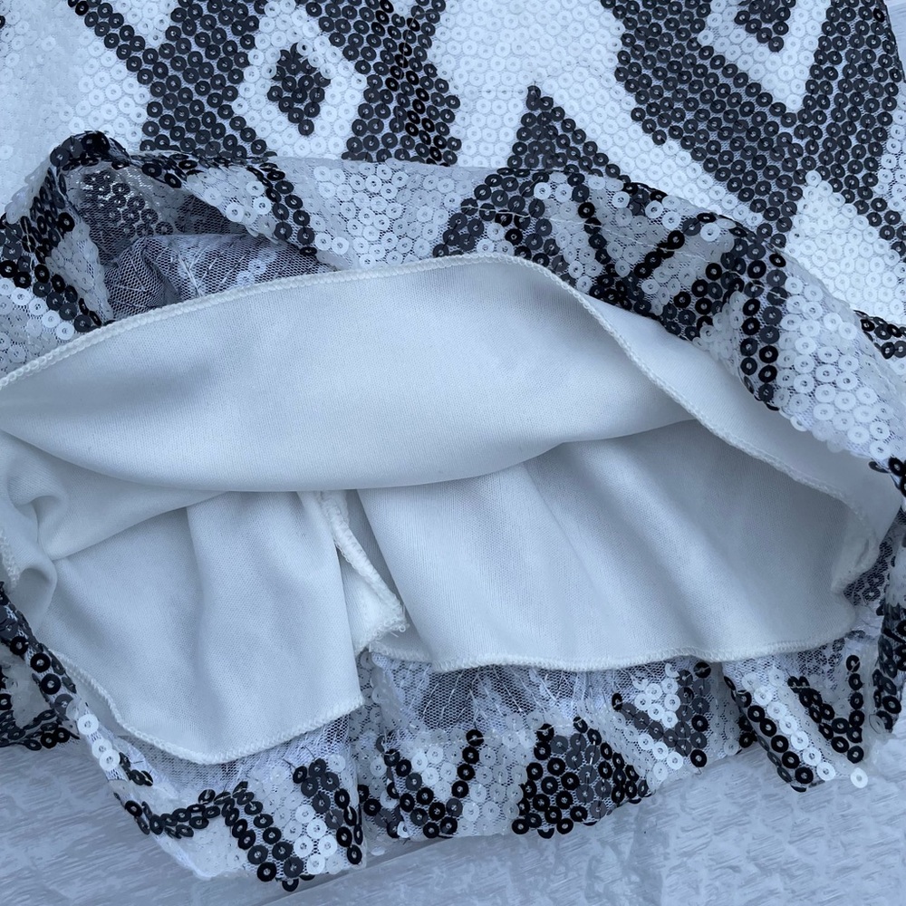 B. Darlin Black & White Sequin Dress. Size 3/4. New with Tags - Picture 7 of 7